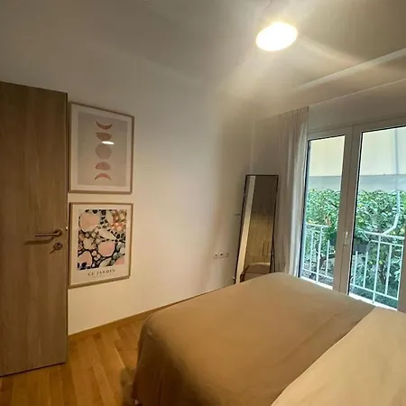 Spacious Stulish 2 Bd Flat Apartment *