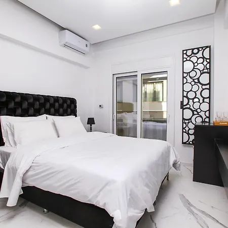 Velvet Escapes: Blanc Appartement