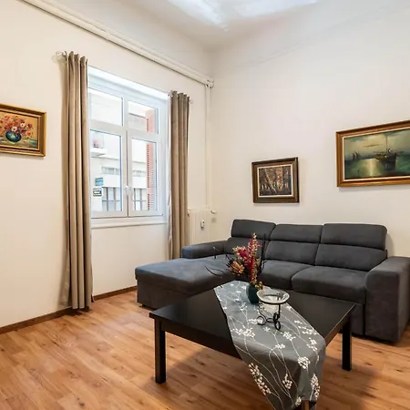 Charming 3bd Apt. Close To Metro Athene