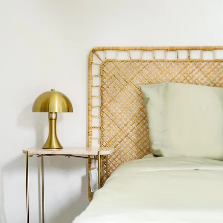New Near The Metro For Budget Price! Athens