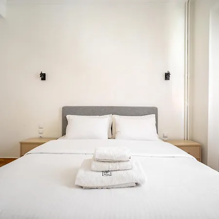 Acropolis Delux 1st Flr Aprt Up 4 Guests By Lodgespot * Ateny