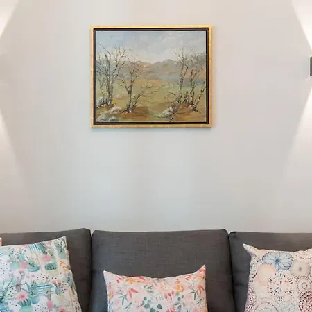 Vintage 1br In Exarchia Timeless *