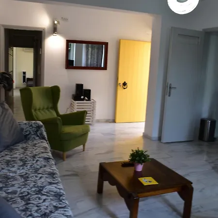 Appartamento Sunny On The 2nd Floor In Bohemian Psiri In Athens' Historic Center-in Vivo *