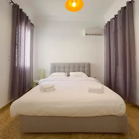 Soho Front 55sqm Apt In Athens