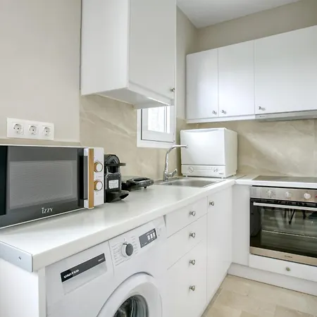 Avgi - Premium Acropolis View - Family Bedroom Athens