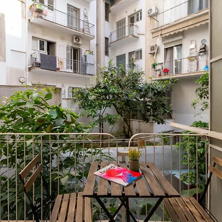 Ideally Located In * Atene