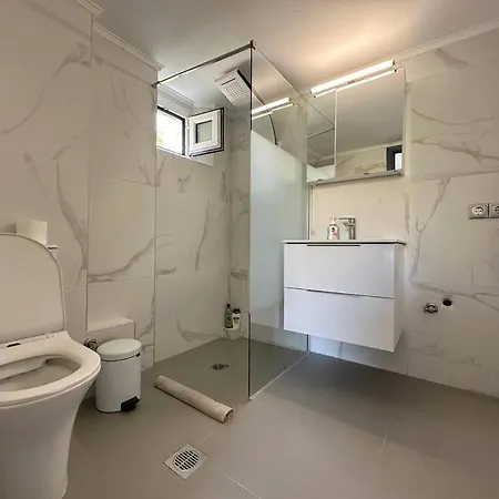 D150 Orange & New Life - Cloud9 In The Apartamento *