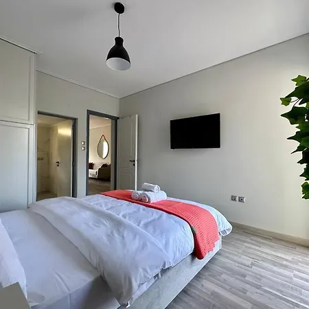D150 Orange & New Life - Cloud9 In The Apartamento