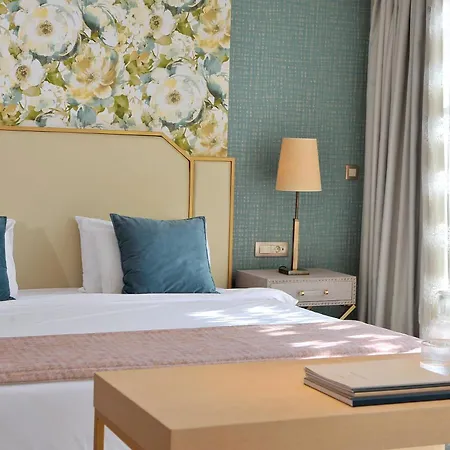 Airotel Stratos Vassilikos Hotel 4*