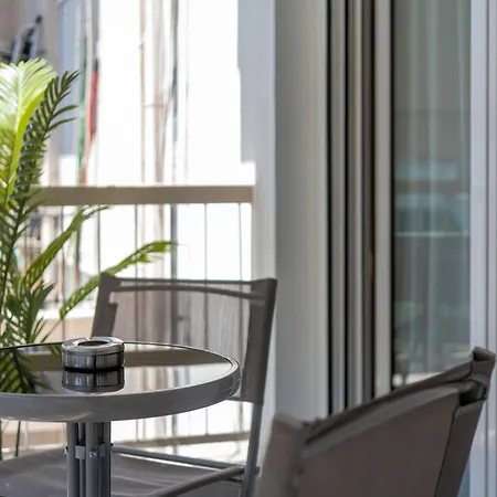 Modern Apartment *