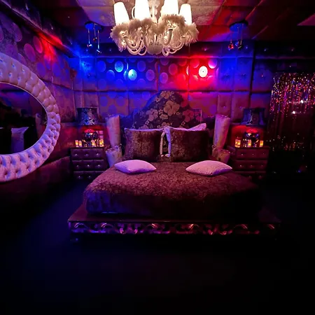 Hotel Xcite Salem 3*