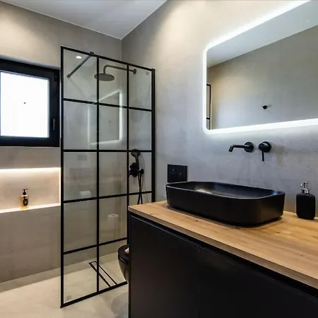 Bloom - Luxury 2-bedroom In Apartment