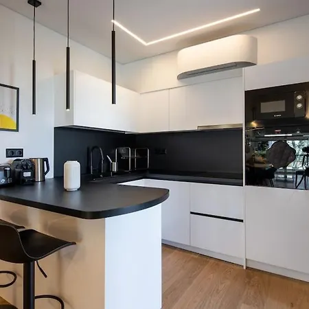 Bloom - Luxury 2-bedroom In