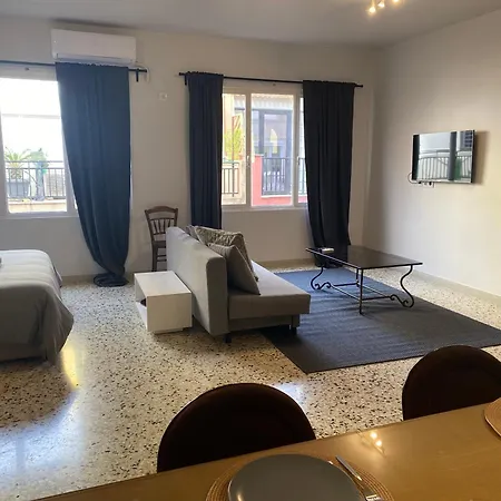 Pittaki Center Apartment *