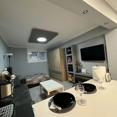 Comfy In The Center Apartment *