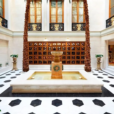 Grande Bretagne, A Luxury Collection Hotel, 5*