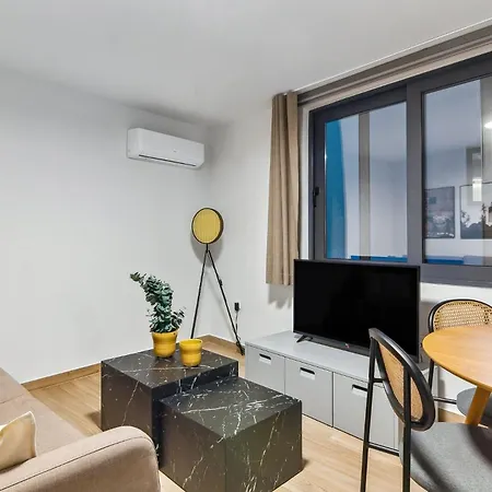 Limehome Solonos Center * Athens