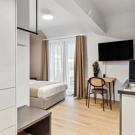 Limehome Solonos Center
