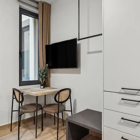 Limehome Solonos Center Apartment *