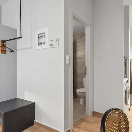 Apartment Limehome Solonos Center