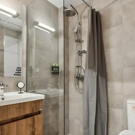 Limehome Solonos Center Apartment *
