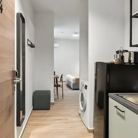 Apartment Limehome Solonos Center *