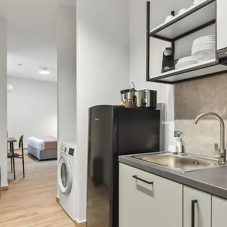 Limehome Solonos Center Apartment *