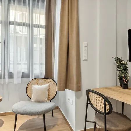 Apartment Limehome Solonos Center *