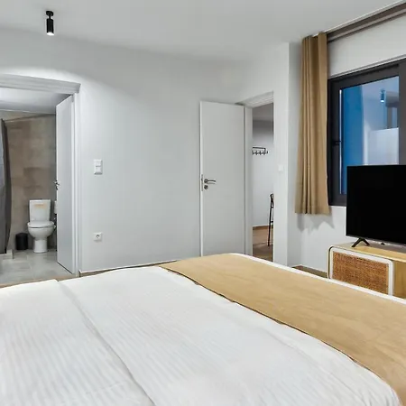 Apartment Limehome Solonos Center