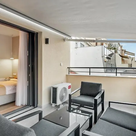 Apartment Limehome Solonos Center *