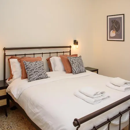 Annag And Zitahouse Athens