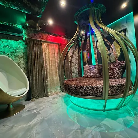 Hotel Xcite Salem 3*