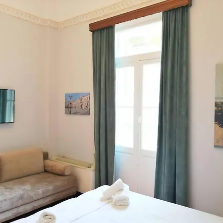Elegant Under The Acropolis Apartment