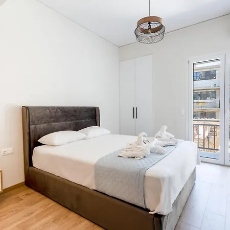 Elegance Stunningly Renovated Apartment Athens