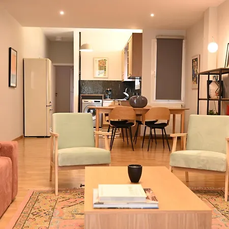 Stylish And Spacious In Cool Area * Athens