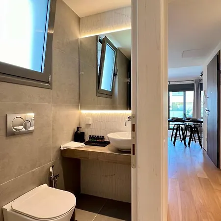Apartment Orfeos Modern Retreat In Glyfada *