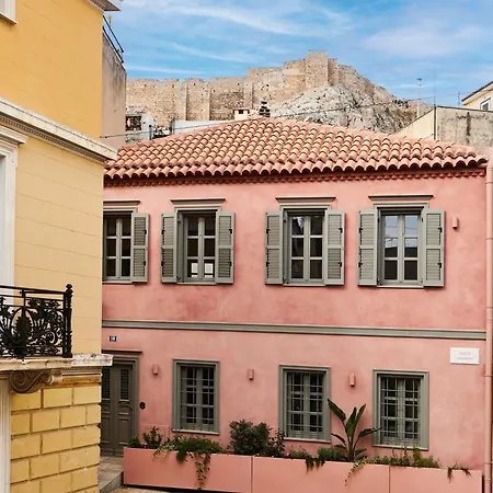 Villa En Plaka - Elegant Estate Athens