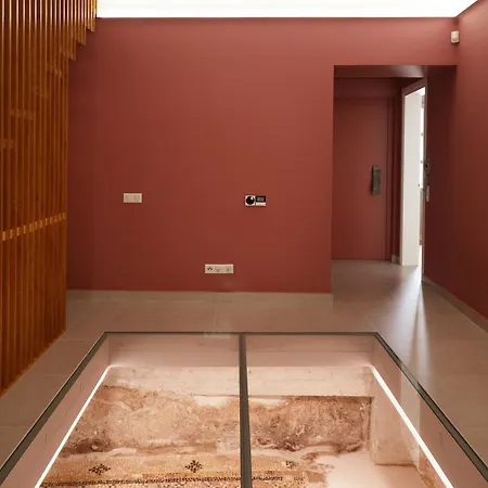 Villa En Plaka - Elegant Estate Athens