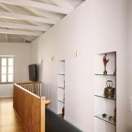 Villa En Plaka - Elegant Estate Athens