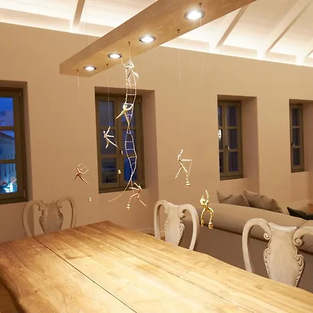 En Plaka - Elegant Estate