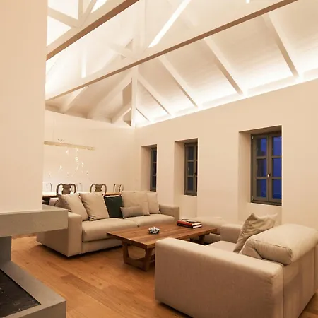 Villa En Plaka - Elegant Estate