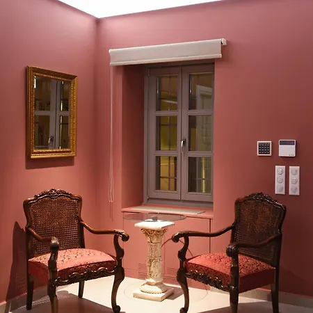 En Plaka - Elegant Estate Villa