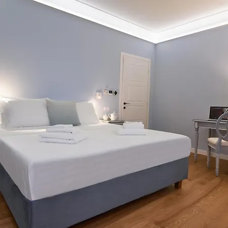En Plaka - Elegant Estate Villa