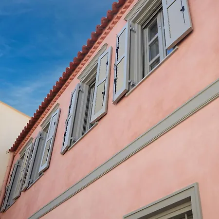 En Plaka - Elegant Estate Villa