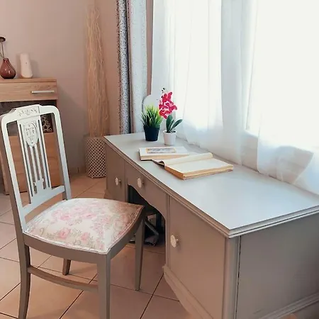 Apartment 近图书馆宽敞露台spacious Terrace Near Library Athens