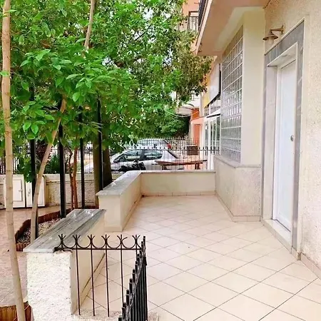 近图书馆宽敞露台spacious Terrace Near Library