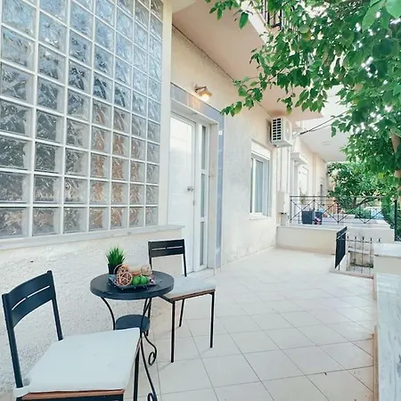 近图书馆宽敞露台spacious Terrace Near Library Apartment