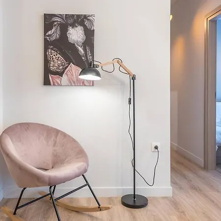 Urban & Spacious Apartment *