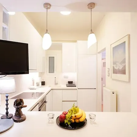 Syntagma Square, 60sqm Dream