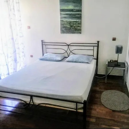Glyfada 1bedroom Unit With Fireplace *